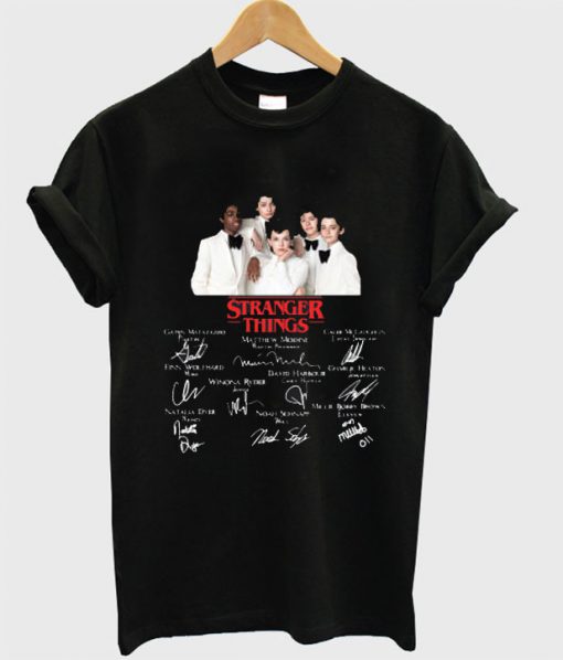 Stranger things season 3 characters signatures T shirt